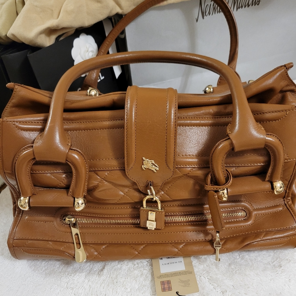 BURBERRY Hand Bag with tag